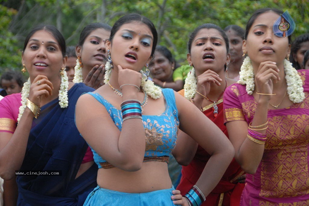 Lollu Dada Parak Parak Tamil Movie Stills - 17 / 68 photos