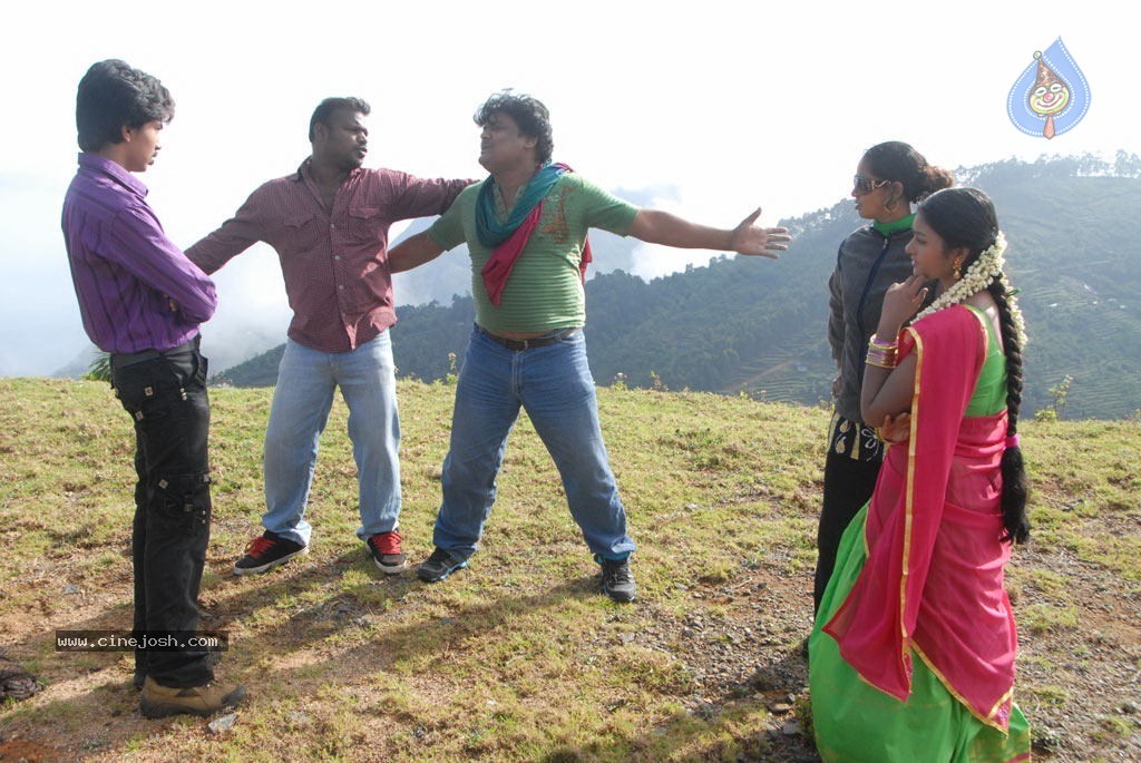 Lollu Dada Parak Parak Tamil Movie Stills - 66 / 68 photos