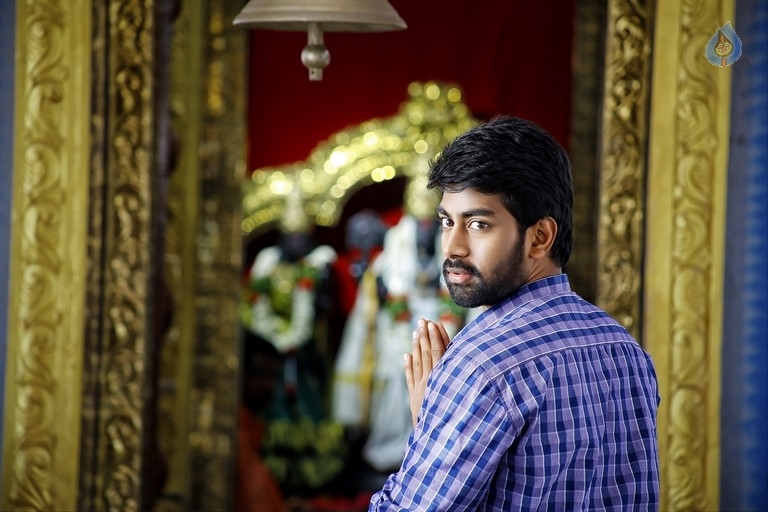 London Babulu Movie Photos - 5 / 18 photos