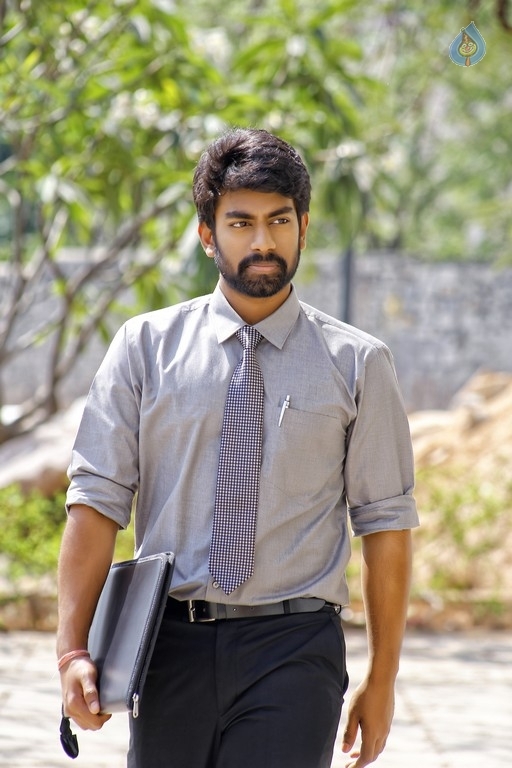 London Babulu Movie Photos - 15 / 18 photos