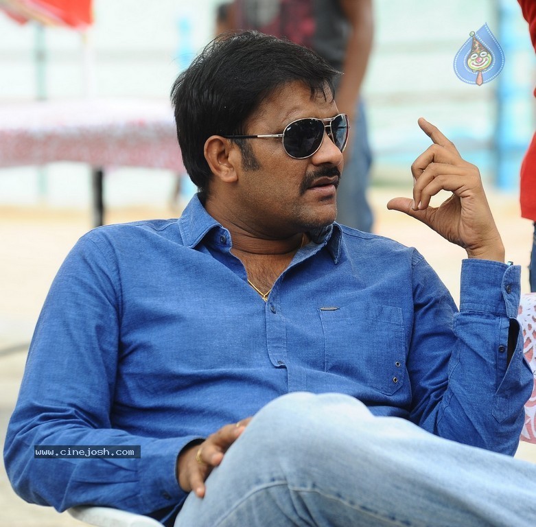 Loukyam Movie Working Stills n Posters - 40 / 40 photos