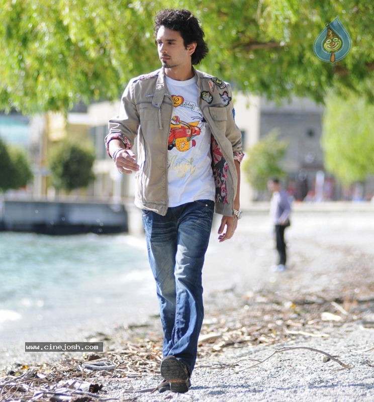 Love 4 Ever Movie Stills - 6 / 40 photos