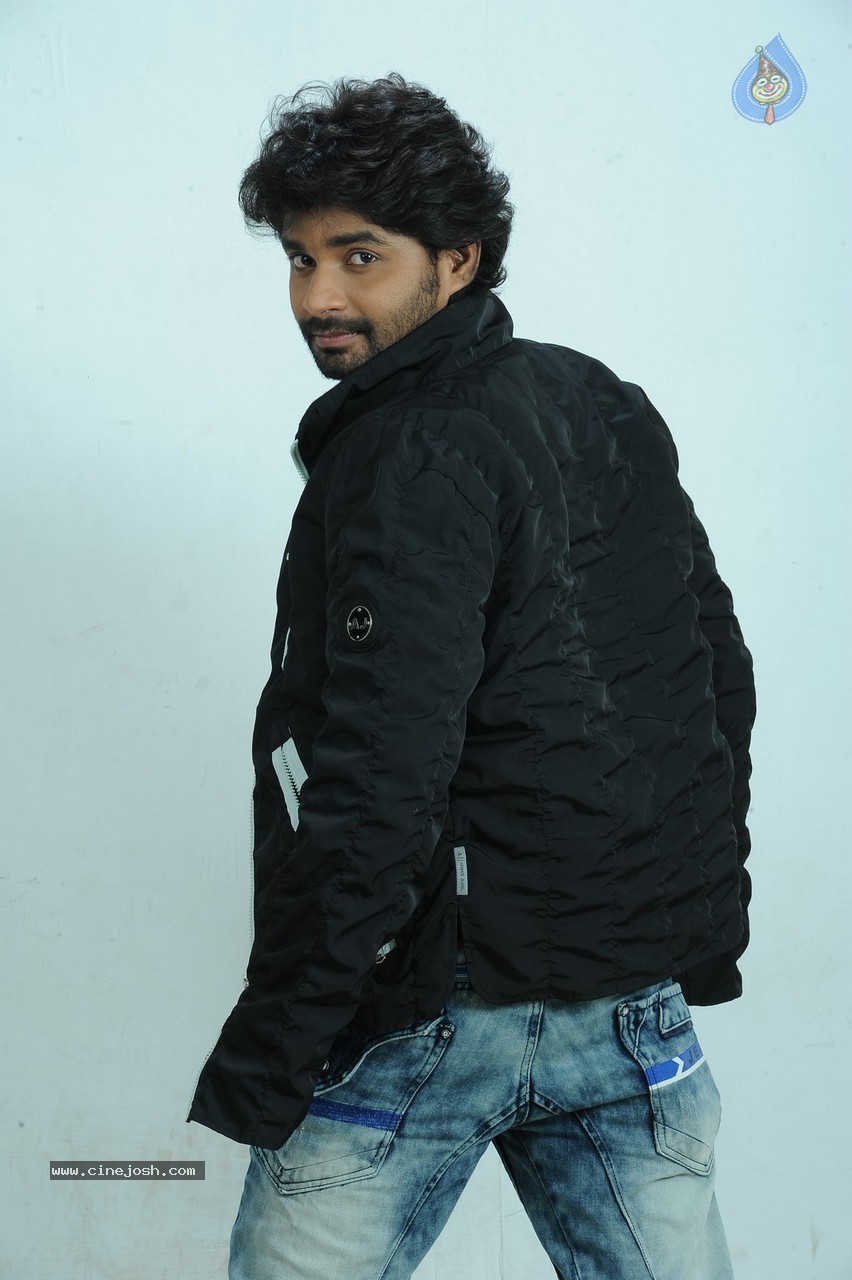 Love Boom Movie Stills - 27 / 70 photos