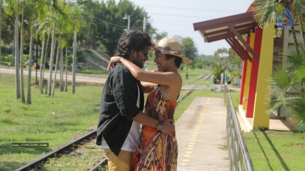 Love Boom Movie Stills - 59 / 70 photos