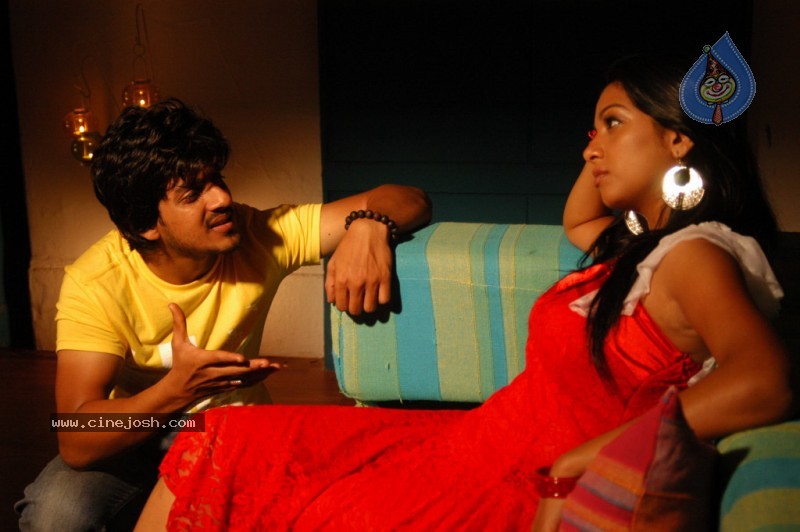 Love Chesthe Movie New Stills - 26 / 111 photos