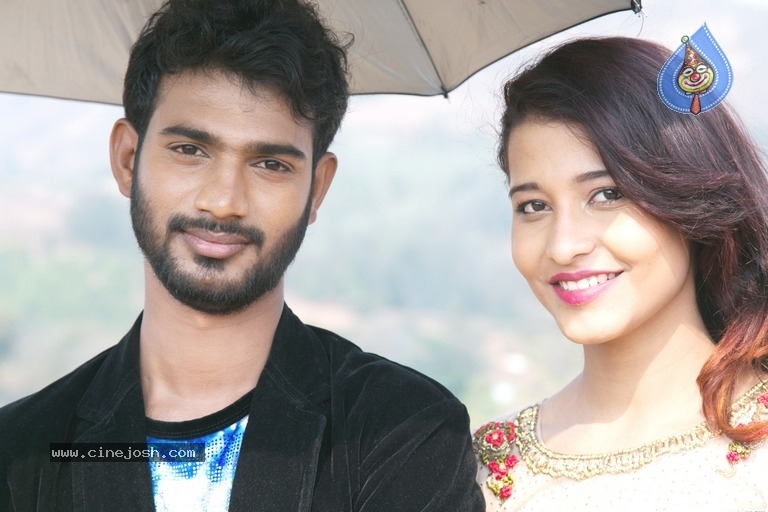 M6 Movie Working Stills - 7 / 15 photos