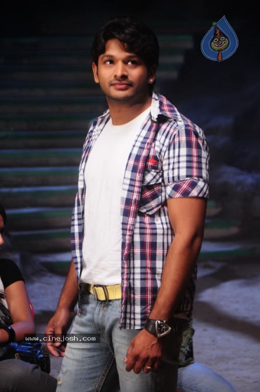 Maa Abbai Engineering Student Movie Stills - 2 / 34 photos