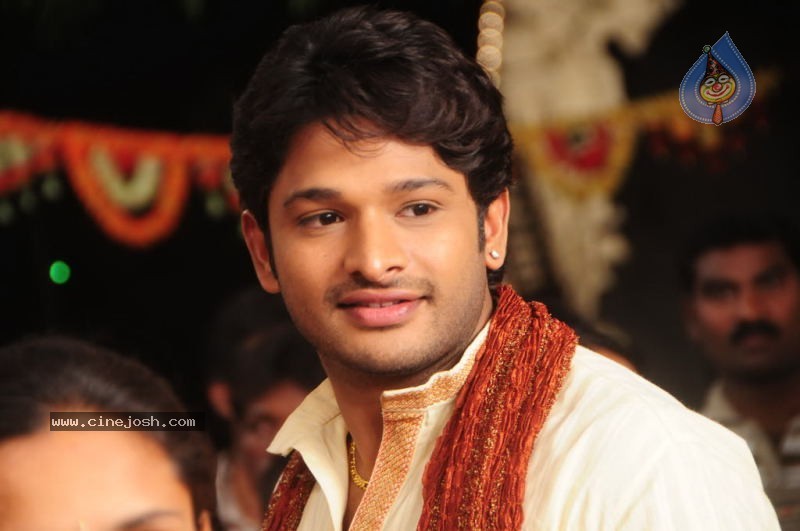 Maa Abbai Engineering Student Movie Stills - 10 / 34 photos