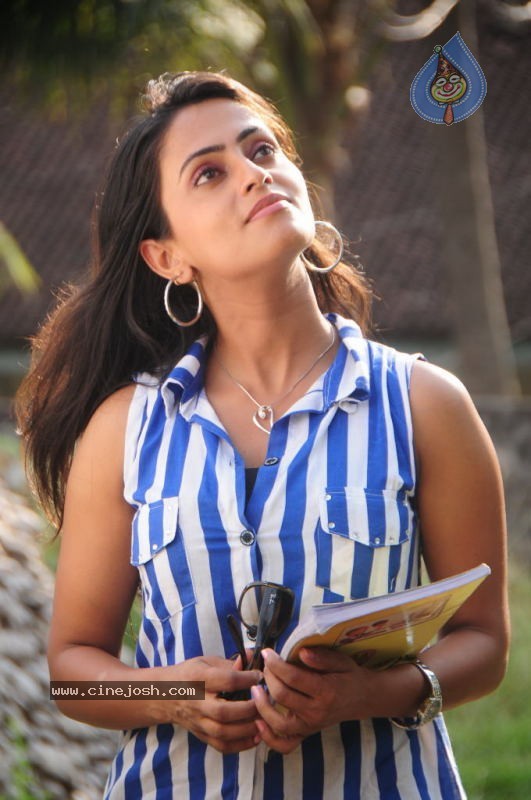 Maa Abbai Engineering Student Movie Stills - 11 / 34 photos