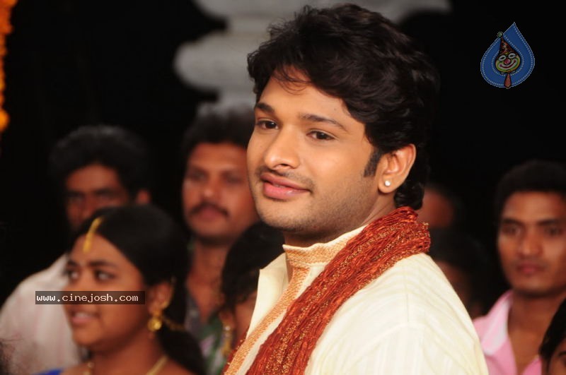 Maa Abbai Engineering Student Movie Stills - 29 / 34 photos