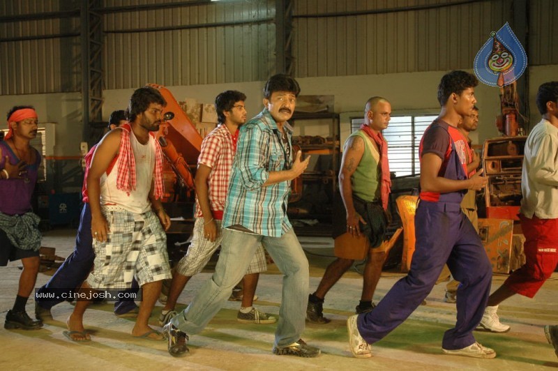 Maa Annayya Bangaram Movie Stills - 26 / 46 photos
