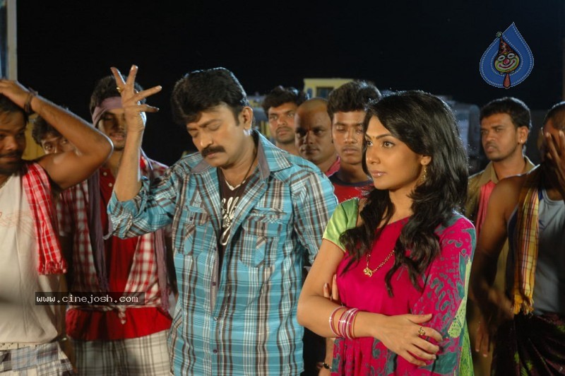 Maa Annayya Bangaram Movie Stills - 35 / 46 photos