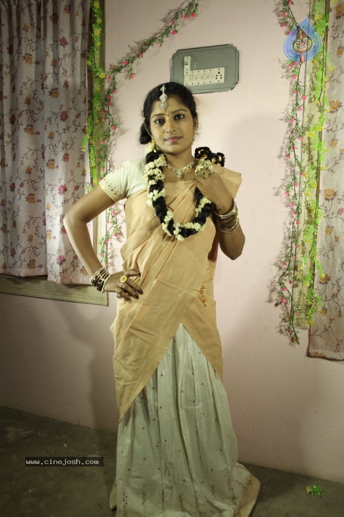 Maa Palle Repallantaa Movie Stills - 23 / 42 photos