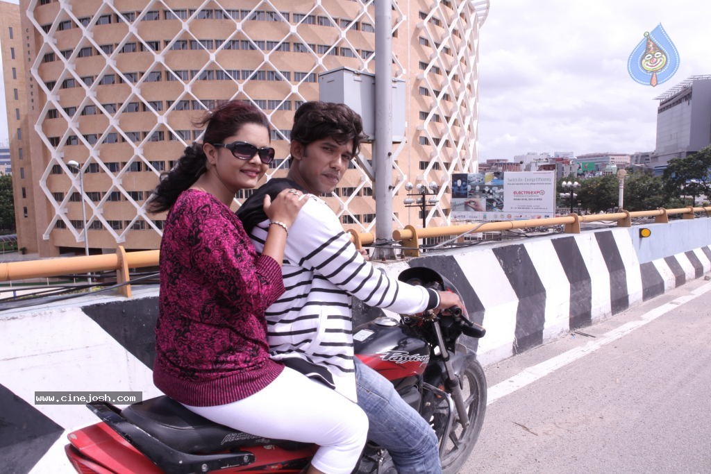 Maa Palle Repallantaa Movie Stills - 24 / 42 photos
