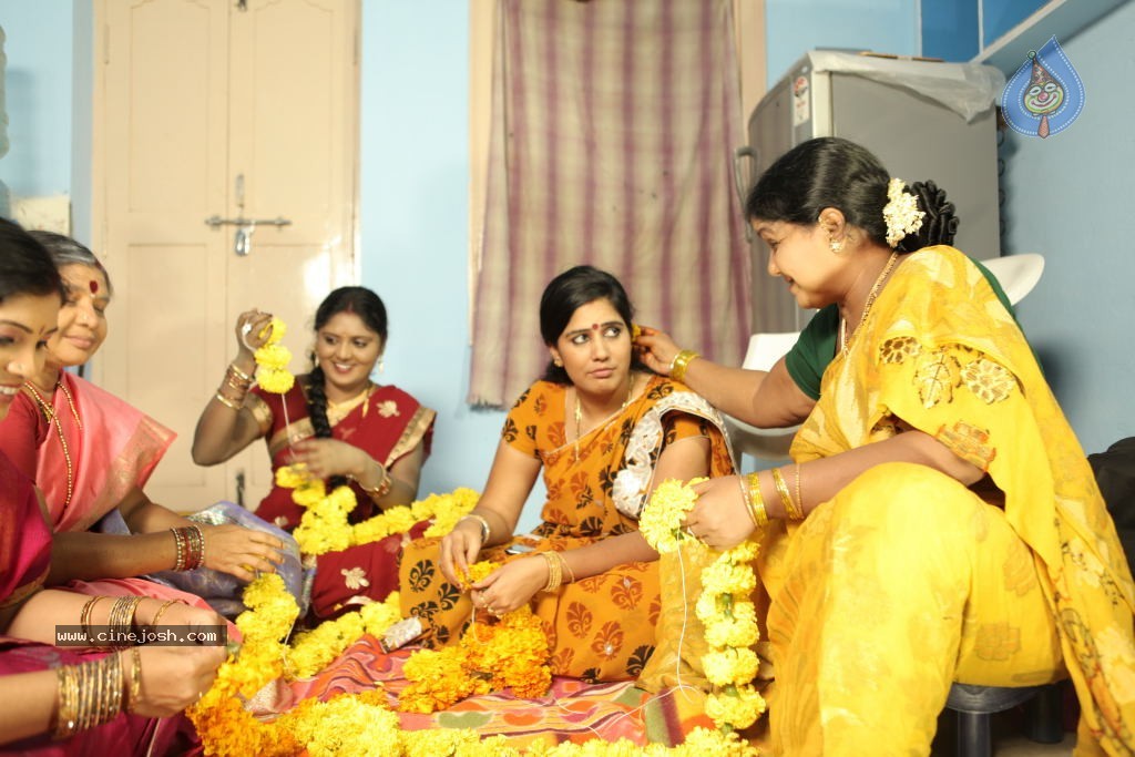 Maa Palle Repallantaa Movie Stills - 41 / 42 photos
