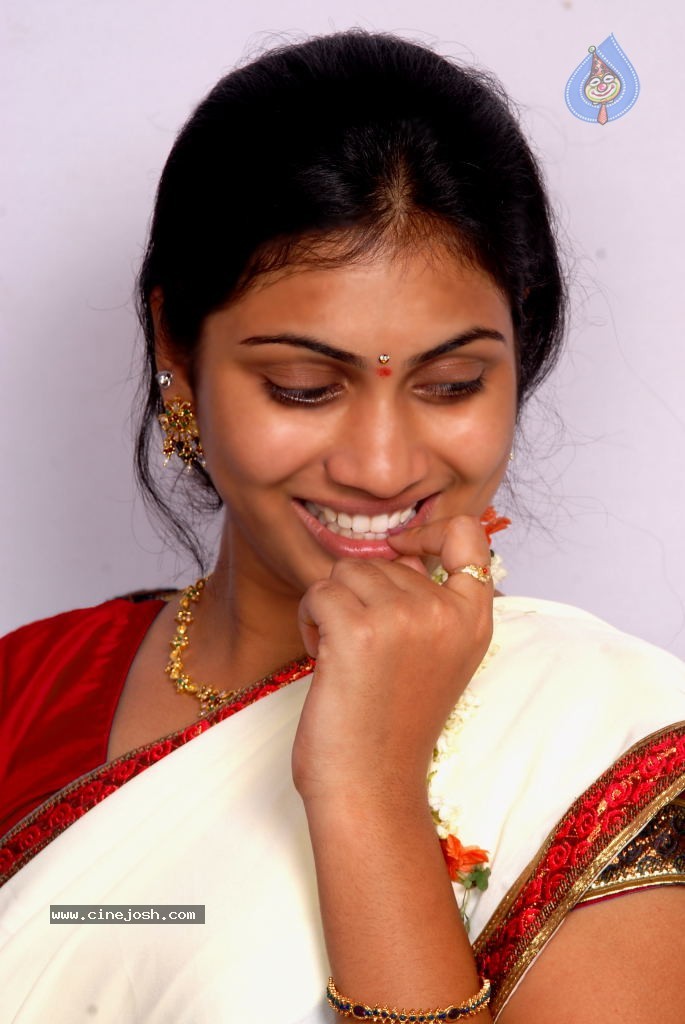 Maa Voollo Osari Em Jarigindante Movie Stills - 25 / 46 photos