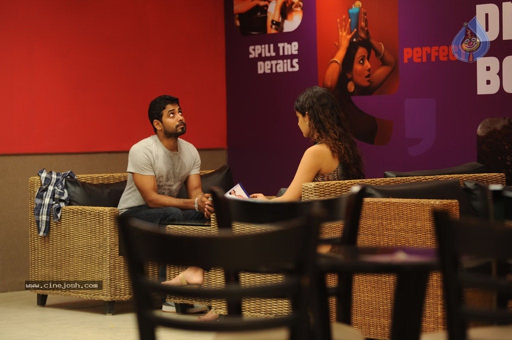 Maalai Poluthin Mayakathilaey Tamil Movie Stills - 18 / 75 photos