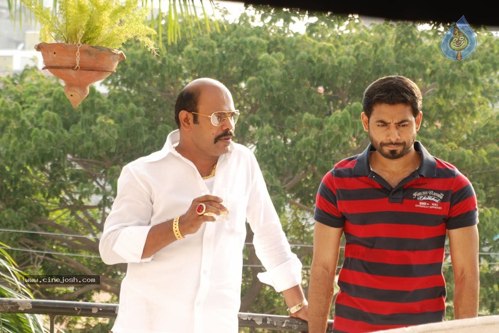 Maalai Poluthin Mayakathilaey Tamil Movie Stills - 26 / 75 photos