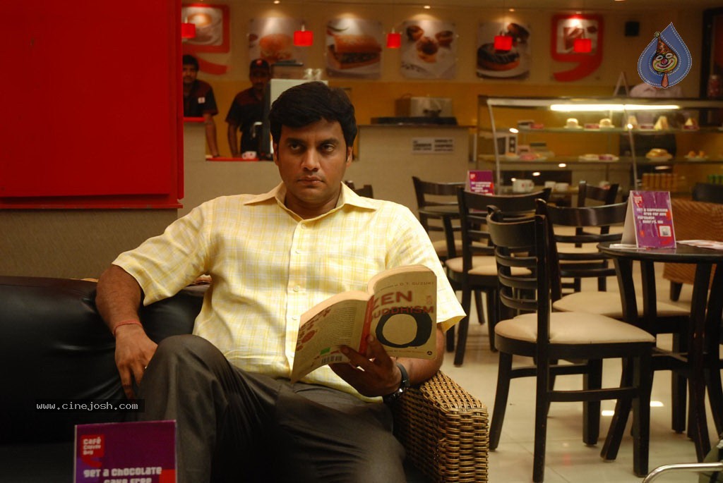 Maalai Poluthin Mayakathilaey Tamil Movie Stills - 30 / 75 photos