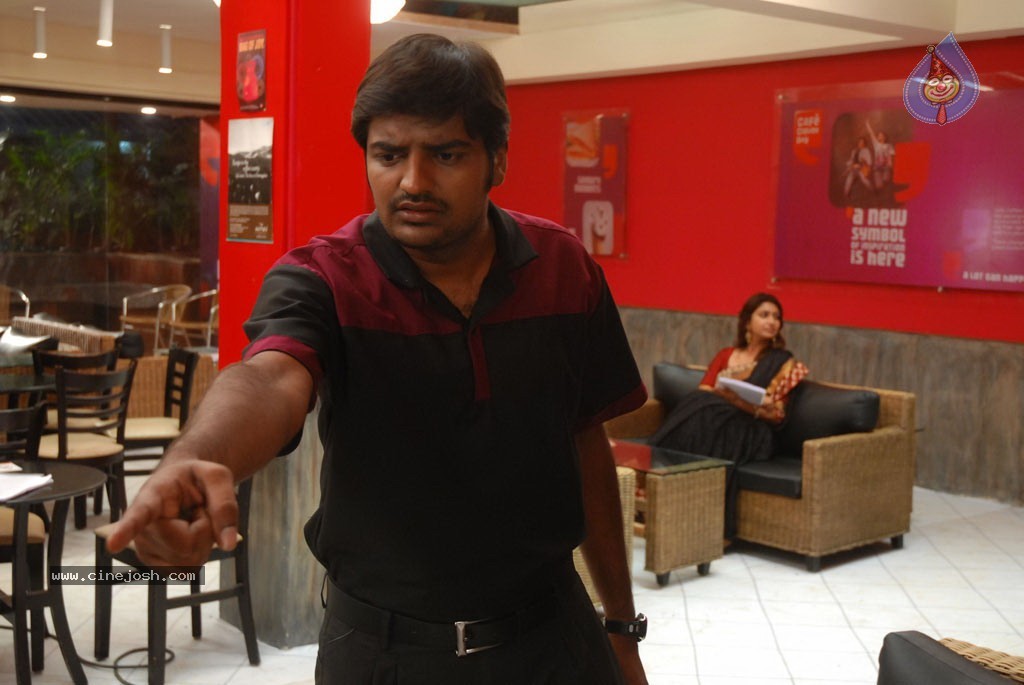 Maalai Poluthin Mayakathilaey Tamil Movie Stills - 41 / 75 photos