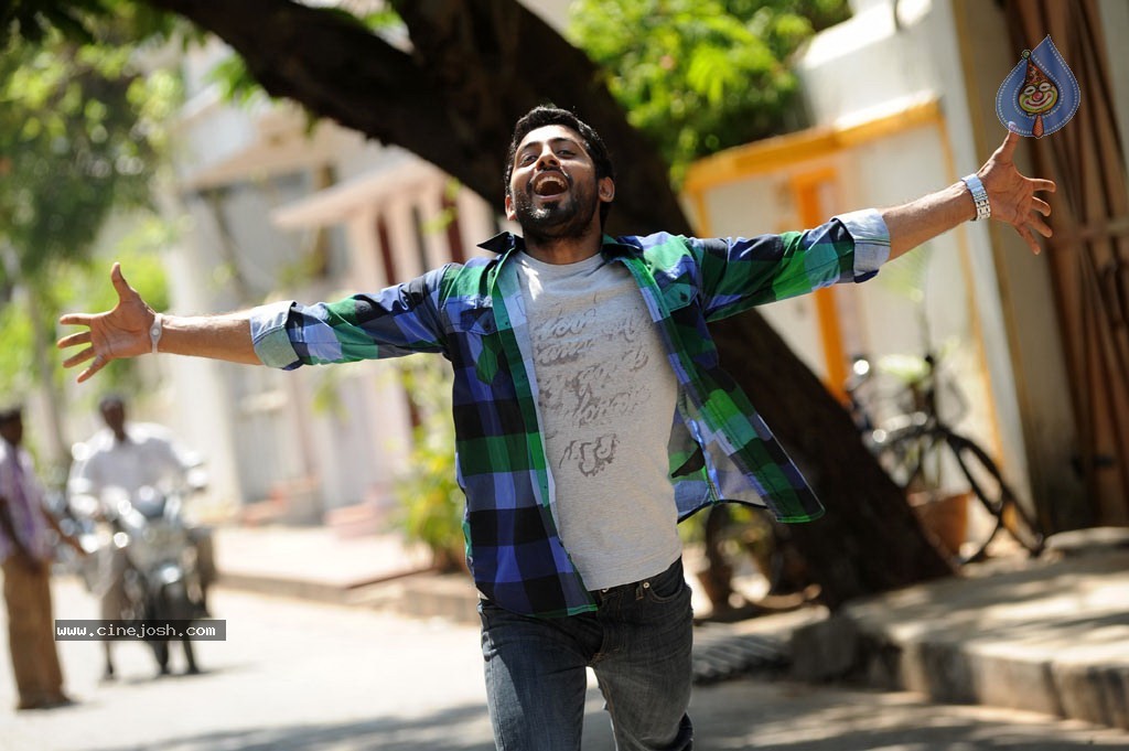 Maalai Poluthin Mayakathilaey Tamil Movie Stills - 43 / 75 photos