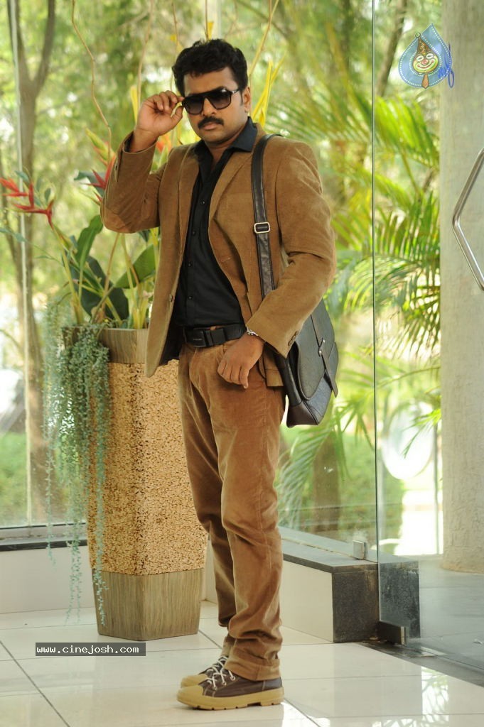 Maanadhi Mayam Seithai Tamil Movie Photos - 3 / 115 photos