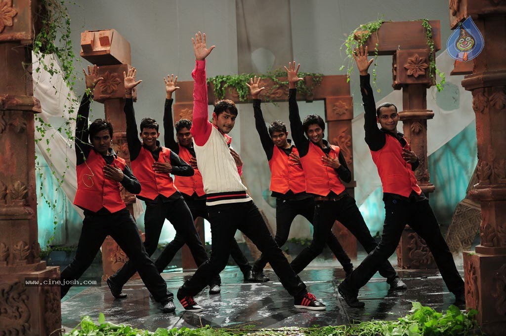 Maanadhi Mayam Seithai Tamil Movie Photos - 15 / 115 photos