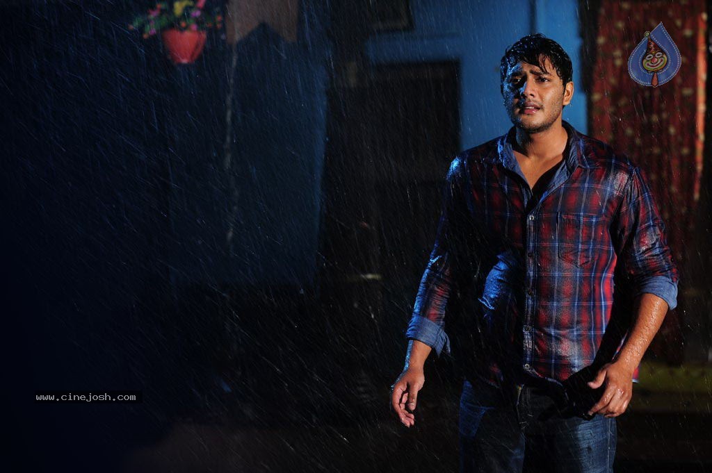 Maanadhi Mayam Seithai Tamil Movie Photos - 62 / 115 photos
