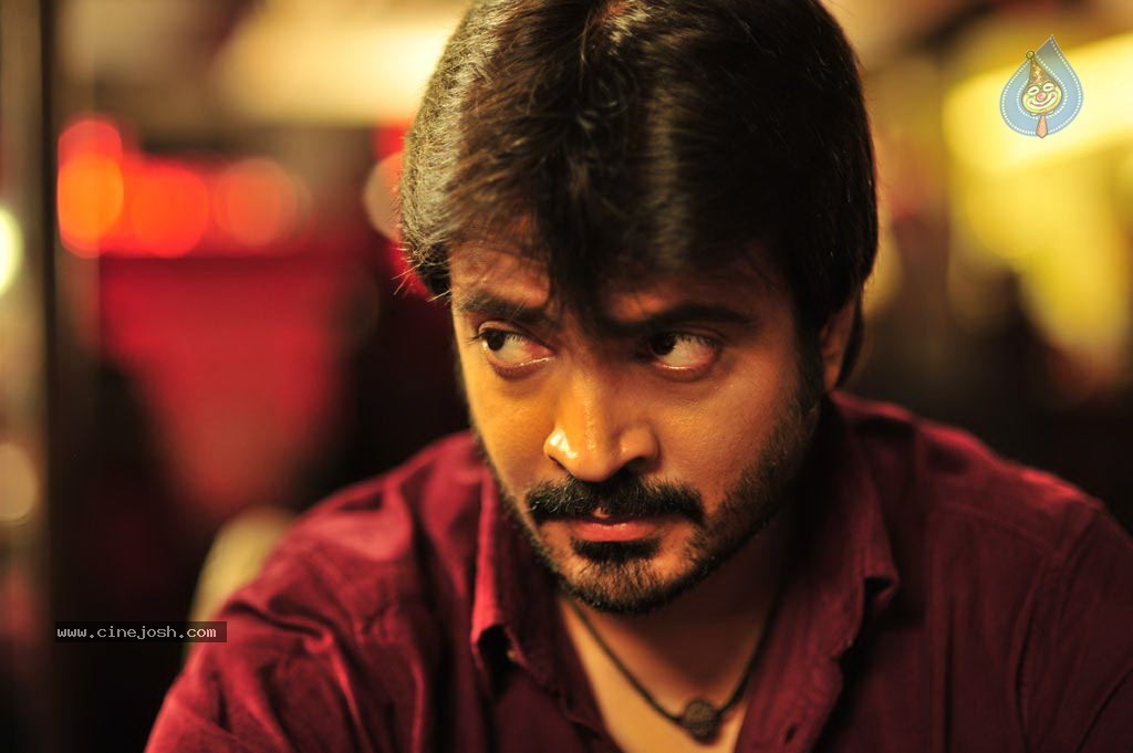 Maanadhi Mayam Seithai Tamil Movie Photos - 103 / 115 photos