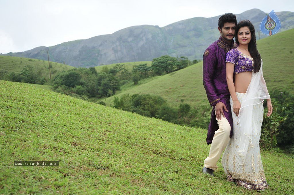 Maanadhi Mayam Seithai Tamil Movie Photos - 111 / 115 photos