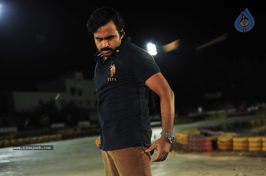 Maanathi Mayam Seithai Tamil Movie Stills n Walls - 5 / 50 photos