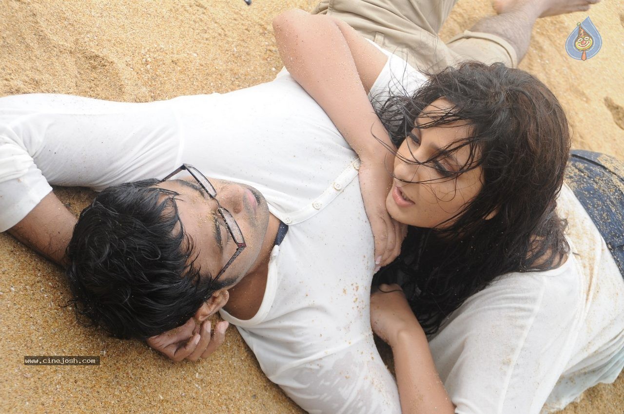 Maane Thene Peye Tamil Movie Stills - 12 / 18 photos