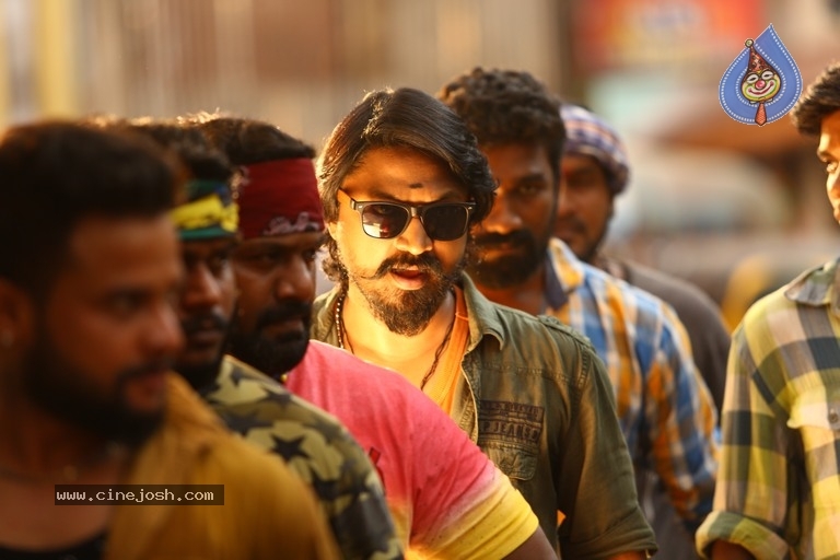 Maari 2 Movie Stills And Working Stills - 14 / 56 photos