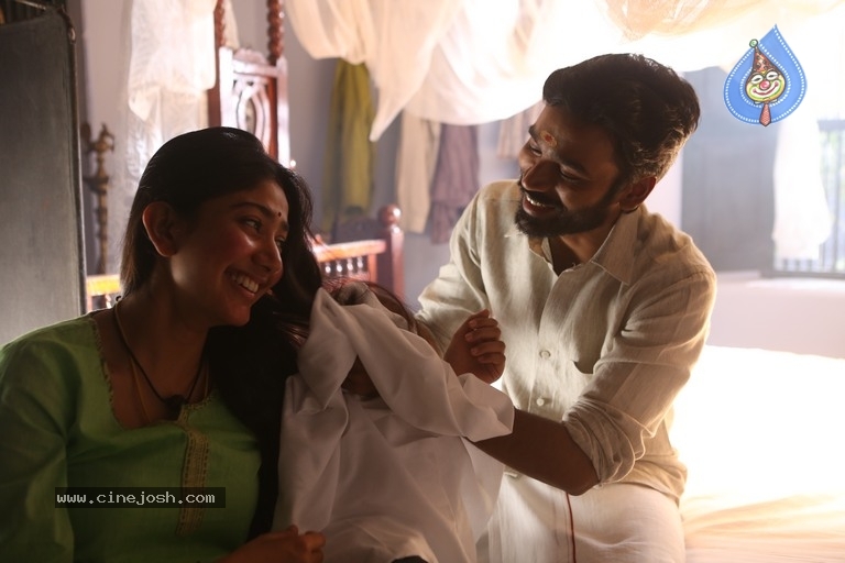 Maari 2 Movie Stills And Working Stills - 35 / 56 photos