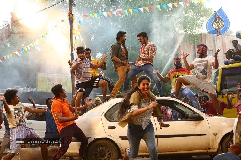 Maari 2 Movie Stills And Working Stills - 38 / 56 photos