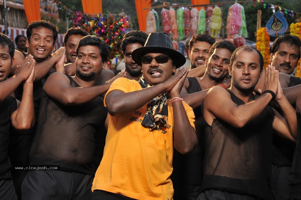 Machan Tamil Movie Hot Photos - 19 / 99 photos