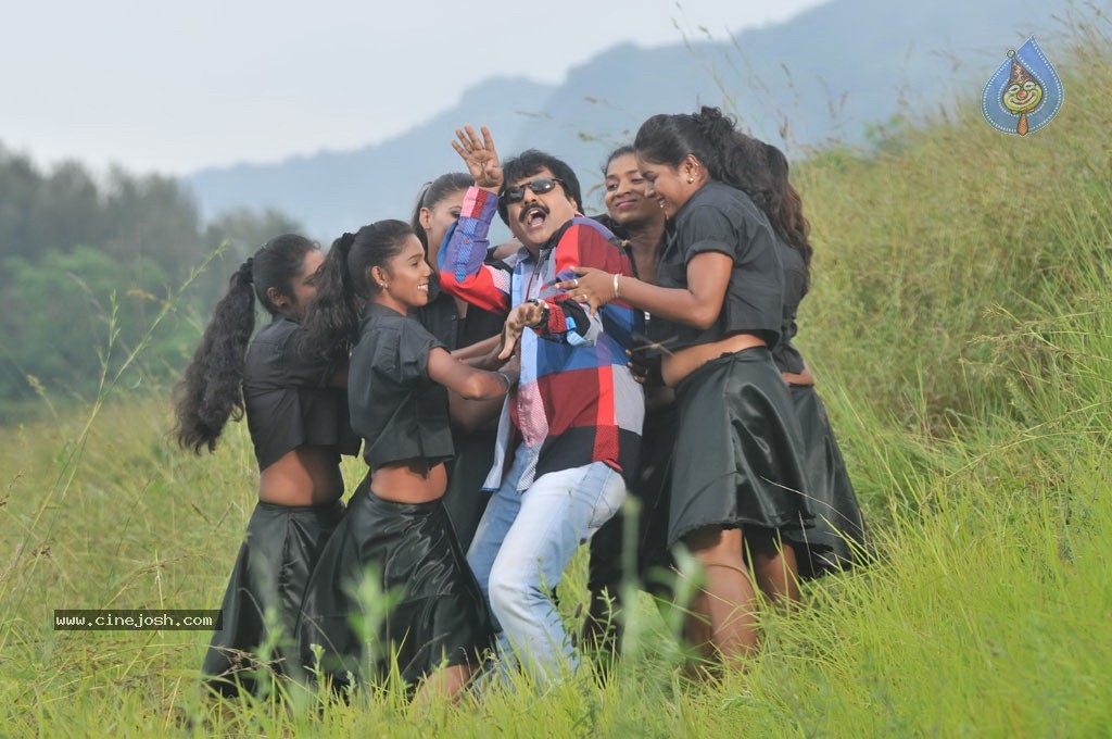 Machan Tamil Movie Hot Photos - 40 / 99 photos