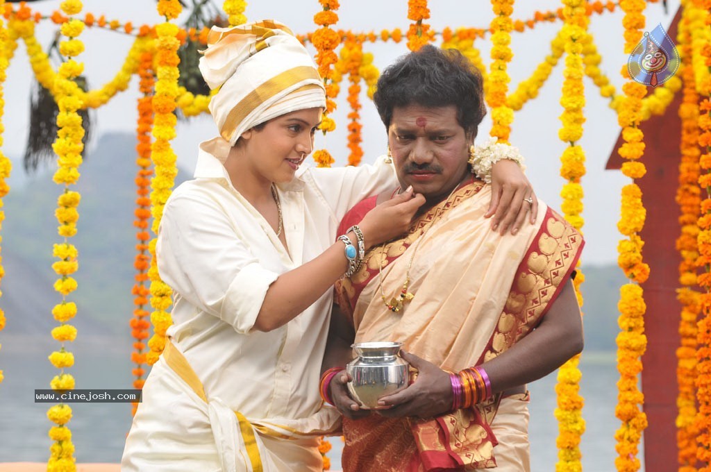 Machan Tamil Movie Hot Photos - 98 / 99 photos