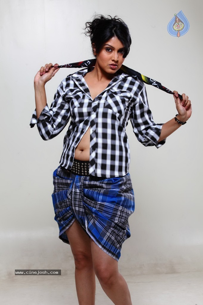 Machan Tamil Movie Spicy Stills - 3 / 55 photos