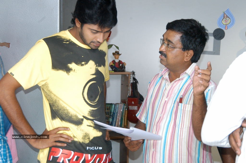 Madatha Kaja Movie Stills - 6 / 32 photos