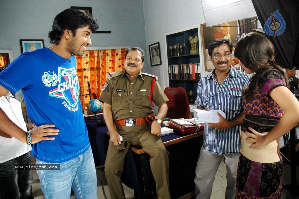 Madatha Kaja Movie Stills - 18 / 32 photos