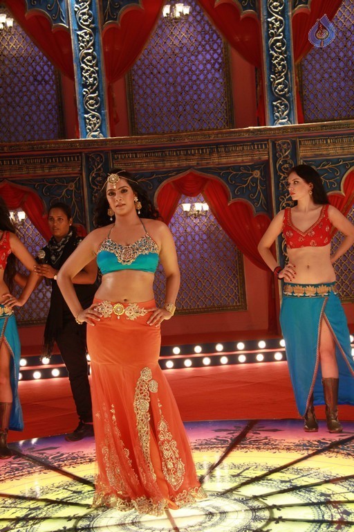 Madha Gaja Raja New Photos - 13 / 24 photos