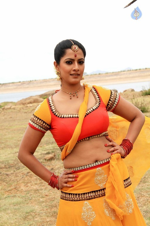 Madha Gaja Raja Stills - 9 / 10 photos