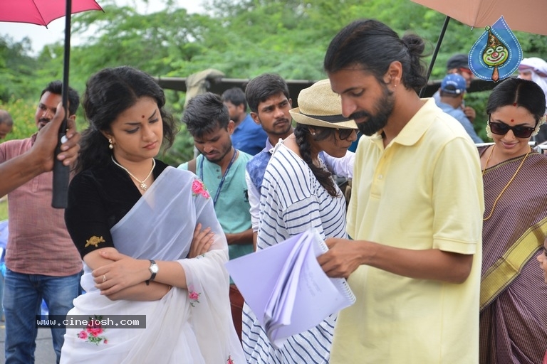 Mahanati Working Stills - 2 / 6 photos