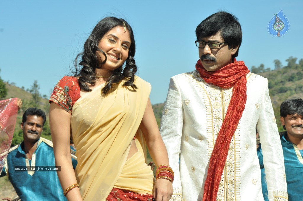 Maharajasri Gaaligadu Movie Hot Stills - 30 / 62 photos