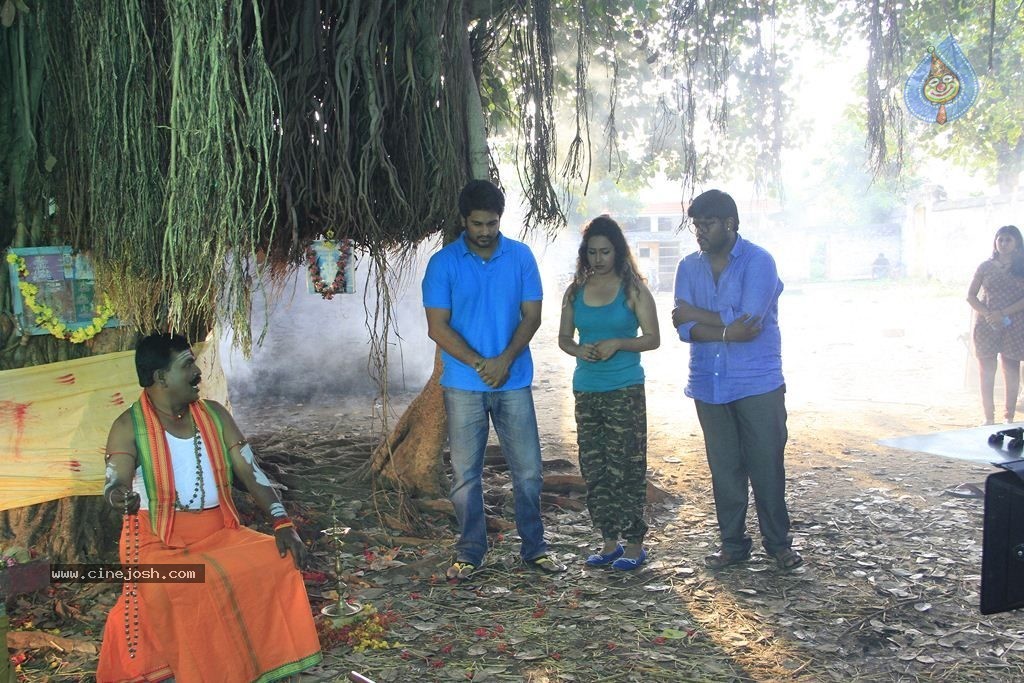 Maharani Kottai Tamil Movie Stills - 27 / 66 photos