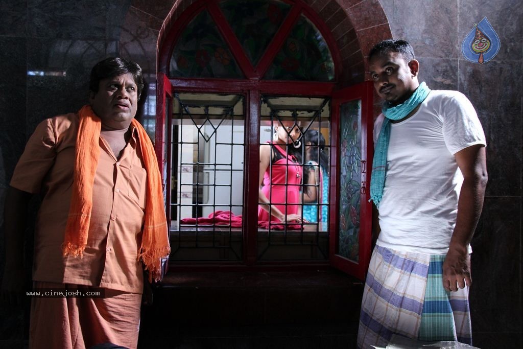 Maharani Kottai Tamil Movie Stills - 29 / 66 photos