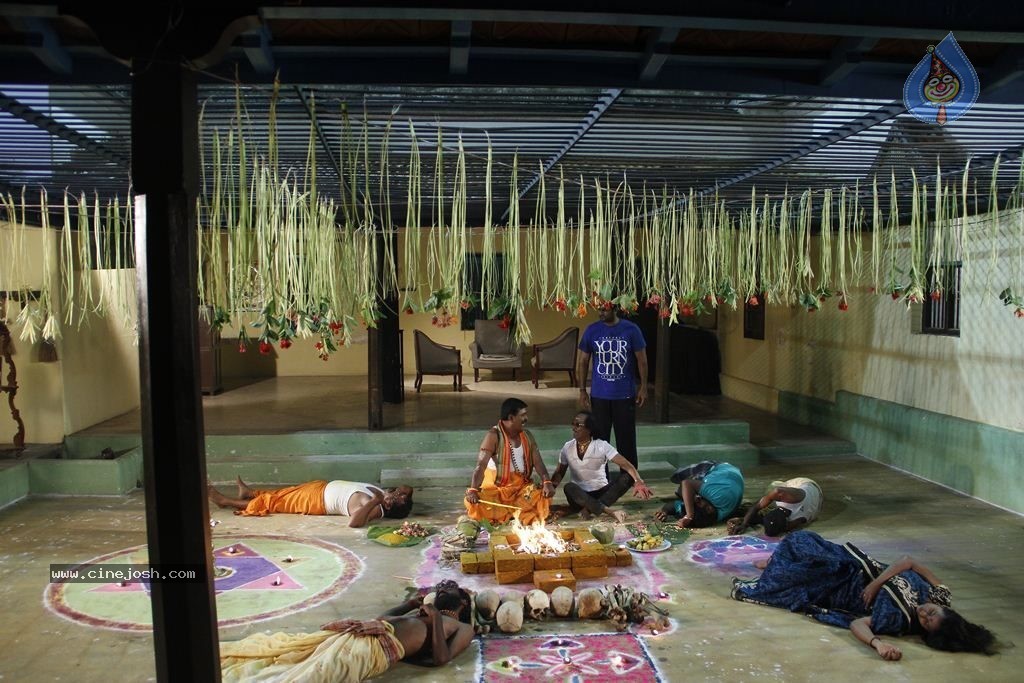 Maharani Kottai Tamil Movie Stills - 31 / 66 photos