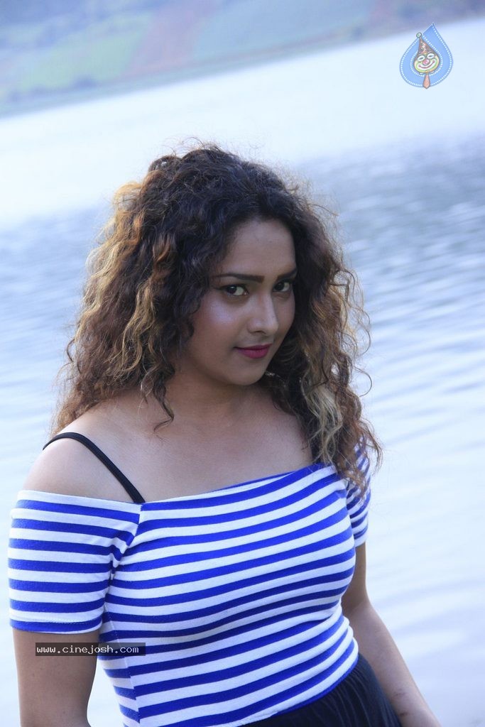 Maharani Kottai Tamil Movie Stills - 54 / 66 photos