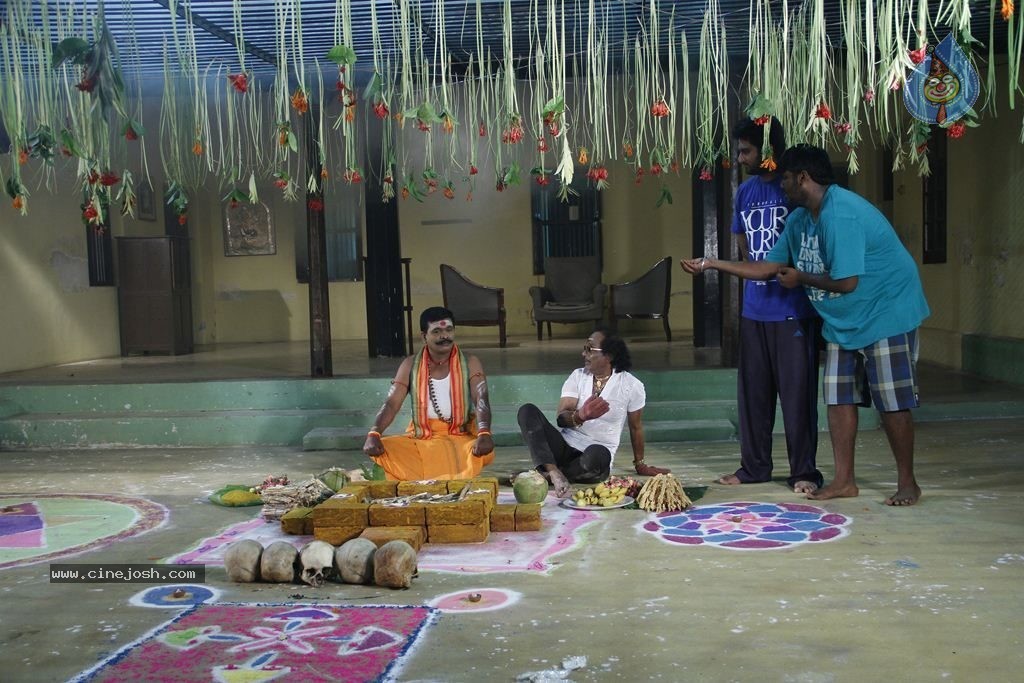 Maharani Kottai Tamil Movie Stills - 60 / 66 photos